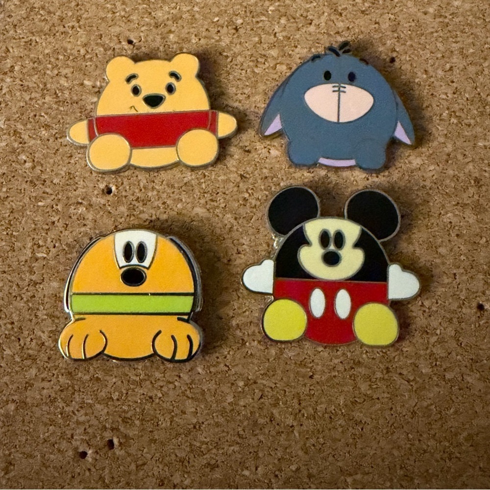 Authentic Disney 2014 Round Characters Box Pin Set NO BACKS*